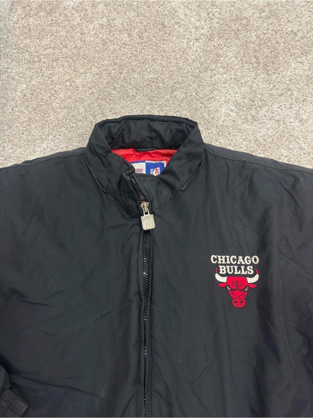Mens' Retro Vintage 90s Chicago Bulls Black & Red Puffer Jacket